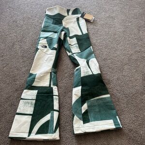 The North Face snoga pants 2 short NWT